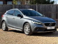 USED 2018 18 VOLVO V40 1.5 V40 Cross Country Professional T3 Auto 5dr Sat Nav Heated Seats