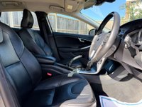 USED 2018 18 VOLVO V40 1.5 V40 Cross Country Professional T3 Auto 5dr Sat Nav Heated Seats
