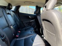 USED 2018 18 VOLVO V40 1.5 V40 Cross Country Professional T3 Auto 5dr Sat Nav Heated Seats