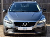 USED 2018 18 VOLVO V40 1.5 V40 Cross Country Professional T3 Auto 5dr Sat Nav Heated Seats