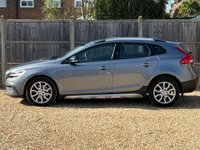 USED 2018 18 VOLVO V40 1.5 V40 Cross Country Professional T3 Auto 5dr Sat Nav Heated Seats