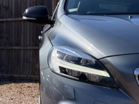 USED 2018 18 VOLVO V40 1.5 V40 Cross Country Professional T3 Auto 5dr Sat Nav Heated Seats