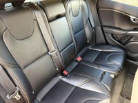 USED 2018 18 VOLVO V40 1.5 V40 Cross Country Professional T3 Auto 5dr Sat Nav Heated Seats