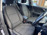 USED 2018 18 KIA STONIC 1.6 CRDi 2 SUV 5dr Diesel Manual Euro 6 (s/s) (108 bhp) PARKING AID+ DAYTIME RUNNING LIGHTS+ MULTIFUNCTIONAL STEARING WHEEL+ CRUISE COTROL+ AUTO HEADLIGHTS+ CLIMATE CONTROL+ BLUETOOTH+ USB+ AUX+ FOLDING MIRRORS+ TRACTION CONTROL+ TYRE PRESSURE MONITORING SYSTEM+ DAB+ 17 INCH ALLOY WHEELS+ 2X KEYS+
