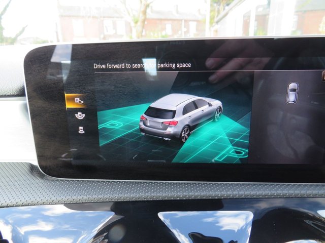 2018 MERCEDES-BENZ A-CLASS 1.3 A200 AMG Line (Premium) Hatchback 5dr Petrol 7G-DCT Euro 6 (s/s) (163 ps) - Photo 11