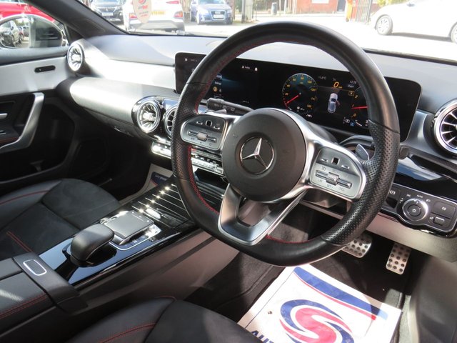 2018 MERCEDES-BENZ A-CLASS 1.3 A200 AMG Line (Premium) Hatchback 5dr Petrol 7G-DCT Euro 6 (s/s) (163 ps) - Photo 5