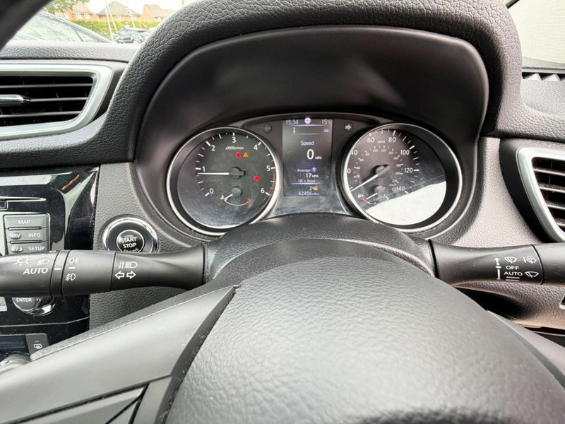 2018 Nissan Qashqai in blue — photo 20 of 27