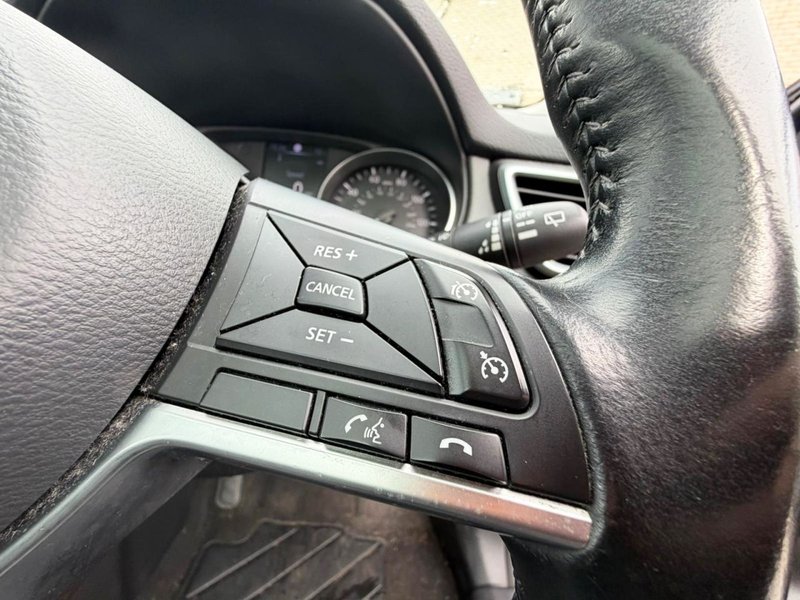 2018 Nissan Qashqai in blue — photo 21 of 27