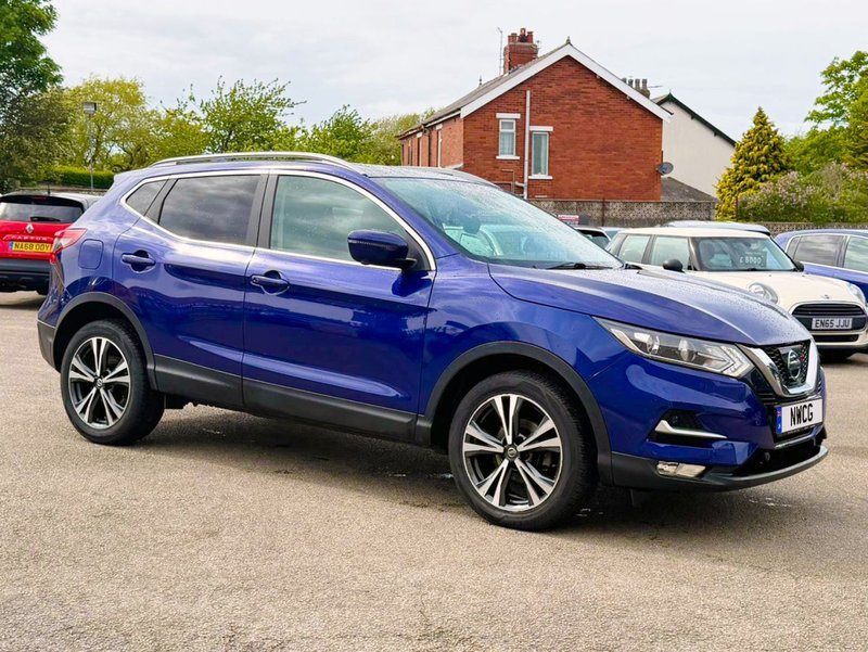 2018 Nissan Qashqai in blue — photo 2 of 27