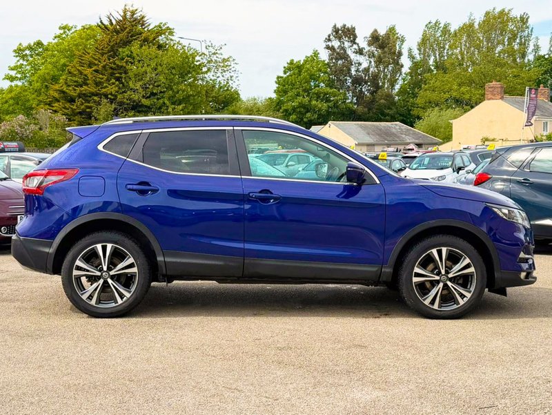 2018 Nissan Qashqai in blue — photo 14 of 27