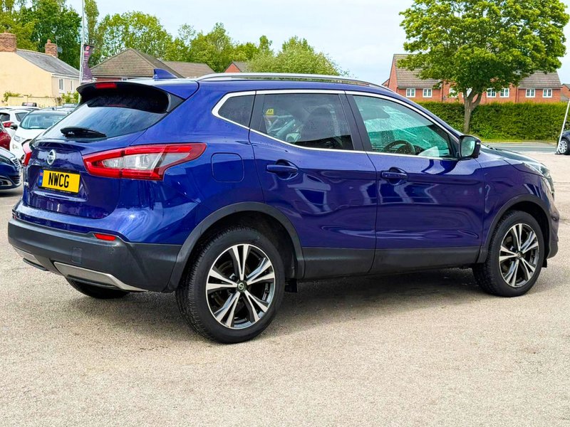 2018 Nissan Qashqai in blue — photo 12 of 27