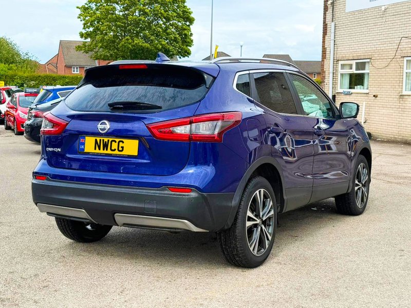 2018 Nissan Qashqai in blue — photo 11 of 27