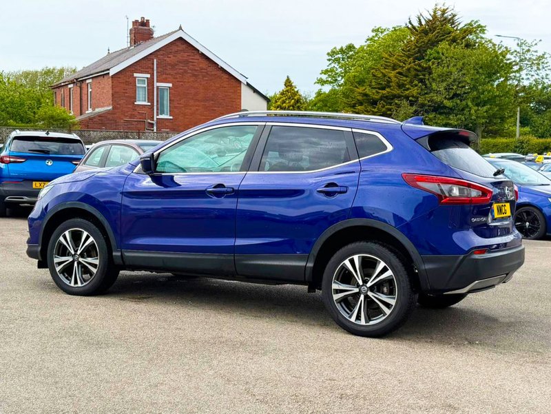 2018 Nissan Qashqai in blue — photo 7 of 27