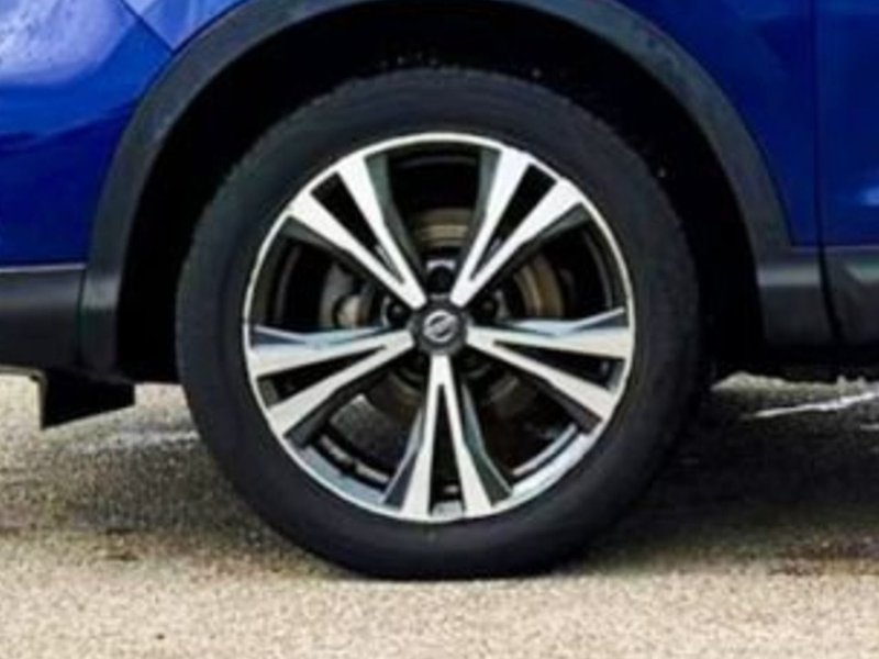 2018 Nissan Qashqai in blue — photo 11 of 28
