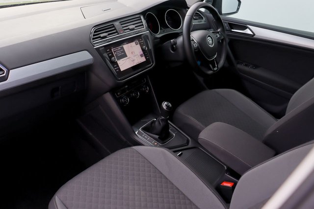 2019 VOLKSWAGEN TIGUAN - Photo 2