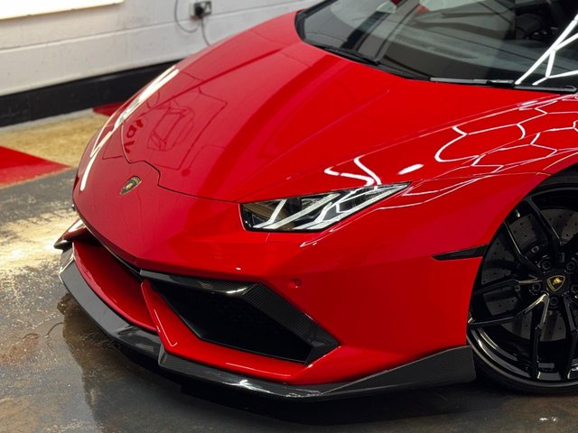 View our LAMBORGHINI HURACAN
