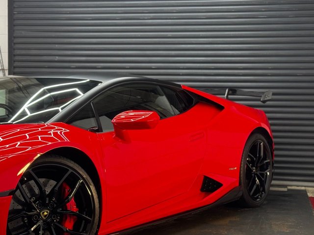 View our LAMBORGHINI HURACAN
