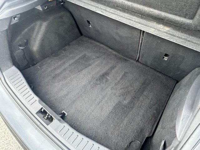 2013 Ford Focus 1.6L Titanium X 5dr - Photo 6