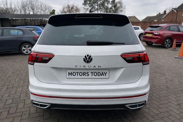 2022 VOLKSWAGEN TIGUAN 1.5 TSI R-Line SUV 5dr Petrol DSG Euro 6 (s/s) (150 ps) - Photo 5
