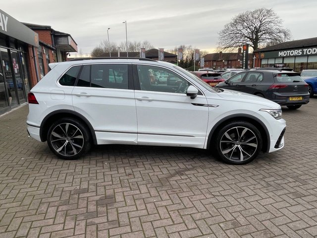 2022 VOLKSWAGEN TIGUAN 1.5 TSI R-Line SUV 5dr Petrol DSG Euro 6 (s/s) (150 ps) - Photo 3