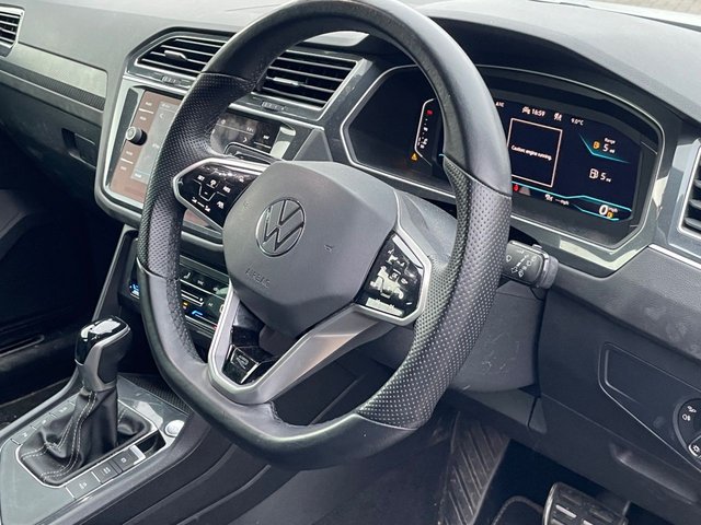 2022 VOLKSWAGEN TIGUAN 1.5 TSI R-Line SUV 5dr Petrol DSG Euro 6 (s/s) (150 ps) - Photo 12