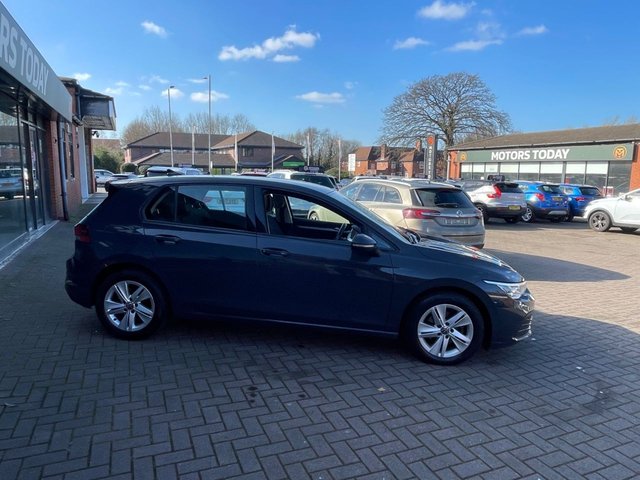 2021 VOLKSWAGEN GOLF 2.0 TDI Life Hatchback 5dr Diesel Manual Euro 6 (s/s) (115 ps) - Photo 4