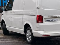 USED 2021 21 VOLKSWAGEN TRANSPORTER 2.0 TDI T28 HIGHLINE PANEL VAN 5DR DIESEL MANUAL FWD SWB EURO 6 (S/S) (110 PS) NAV NO VAT - LOW MILEAGE - FULL SERVICE HISTORY - JUST BEEN SERVICED  - 2 KEYS - HPI CHECK ALL CLEAR  - ULEZ / CAZ / LEZ / COMPLIANT - EURO 6 - METTALIC WHITE PAINTWORK - ADDITIONAL VW LEATHER SEAT COVERS INCLUDED - SAT NAV - APPLE CAR PLAY - ANDROID AUTO - AUTO LIGHTS - AUTO WIPERS - CRUISE CONTROL - AIR CON - RADAR SENSOR - ALLOYS - DAB - BLUETOOTH - PARKING SENSORS ALL ROUND - FINANCE AVAILABLE - ZERO DEPOSIT OFFERS - ALL VANS/CARS WELCOME IN PART-EXCHANGE, ANY AGE, ANY MILEAGE, ANY CONDITION