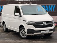 USED 2021 21 VOLKSWAGEN TRANSPORTER 2.0 TDI T28 HIGHLINE PANEL VAN 5DR DIESEL MANUAL FWD SWB EURO 6 (S/S) (110 PS) NAV NO VAT - LOW MILEAGE - FULL SERVICE HISTORY - JUST BEEN SERVICED  - 2 KEYS - HPI CHECK ALL CLEAR  - ULEZ / CAZ / LEZ / COMPLIANT - EURO 6 - METTALIC WHITE PAINTWORK - ADDITIONAL VW LEATHER SEAT COVERS INCLUDED - SAT NAV - APPLE CAR PLAY - ANDROID AUTO - AUTO LIGHTS - AUTO WIPERS - CRUISE CONTROL - AIR CON - RADAR SENSOR - ALLOYS - DAB - BLUETOOTH - PARKING SENSORS ALL ROUND - FINANCE AVAILABLE - ZERO DEPOSIT OFFERS - ALL VANS/CARS WELCOME IN PART-EXCHANGE, ANY AGE, ANY MILEAGE, ANY CONDITION