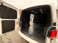 USED 2021 21 VOLKSWAGEN TRANSPORTER 2.0 TDI T28 HIGHLINE PANEL VAN 5DR DIESEL MANUAL FWD SWB EURO 6 (S/S) (110 PS) NAV NO VAT - LOW MILEAGE - FULL SERVICE HISTORY - JUST BEEN SERVICED  - 2 KEYS - HPI CHECK ALL CLEAR  - ULEZ / CAZ / LEZ / COMPLIANT - EURO 6 - METTALIC WHITE PAINTWORK - ADDITIONAL VW LEATHER SEAT COVERS INCLUDED - SAT NAV - APPLE CAR PLAY - ANDROID AUTO - AUTO LIGHTS - AUTO WIPERS - CRUISE CONTROL - AIR CON - RADAR SENSOR - ALLOYS - DAB - BLUETOOTH - PARKING SENSORS ALL ROUND - FINANCE AVAILABLE - ZERO DEPOSIT OFFERS - ALL VANS/CARS WELCOME IN PART-EXCHANGE, ANY AGE, ANY MILEAGE, ANY CONDITION