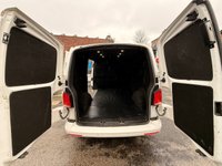 USED 2021 21 VOLKSWAGEN TRANSPORTER 2.0 TDI T28 HIGHLINE PANEL VAN 5DR DIESEL MANUAL FWD SWB EURO 6 (S/S) (110 PS) NAV NO VAT - LOW MILEAGE - FULL SERVICE HISTORY - JUST BEEN SERVICED  - 2 KEYS - HPI CHECK ALL CLEAR  - ULEZ / CAZ / LEZ / COMPLIANT - EURO 6 - METTALIC WHITE PAINTWORK - ADDITIONAL VW LEATHER SEAT COVERS INCLUDED - SAT NAV - APPLE CAR PLAY - ANDROID AUTO - AUTO LIGHTS - AUTO WIPERS - CRUISE CONTROL - AIR CON - RADAR SENSOR - ALLOYS - DAB - BLUETOOTH - PARKING SENSORS ALL ROUND - FINANCE AVAILABLE - ZERO DEPOSIT OFFERS - ALL VANS/CARS WELCOME IN PART-EXCHANGE, ANY AGE, ANY MILEAGE, ANY CONDITION