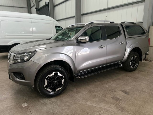 2020 NISSAN NAVARA