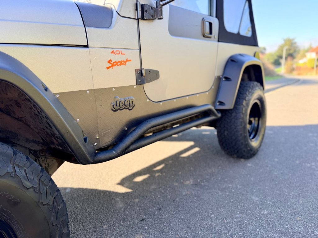 USED 2000 W JEEP WRANGLER 4.0 Sport 4x4 // Soft top // Manual (302 g/km, 174 bhp) // px swap 