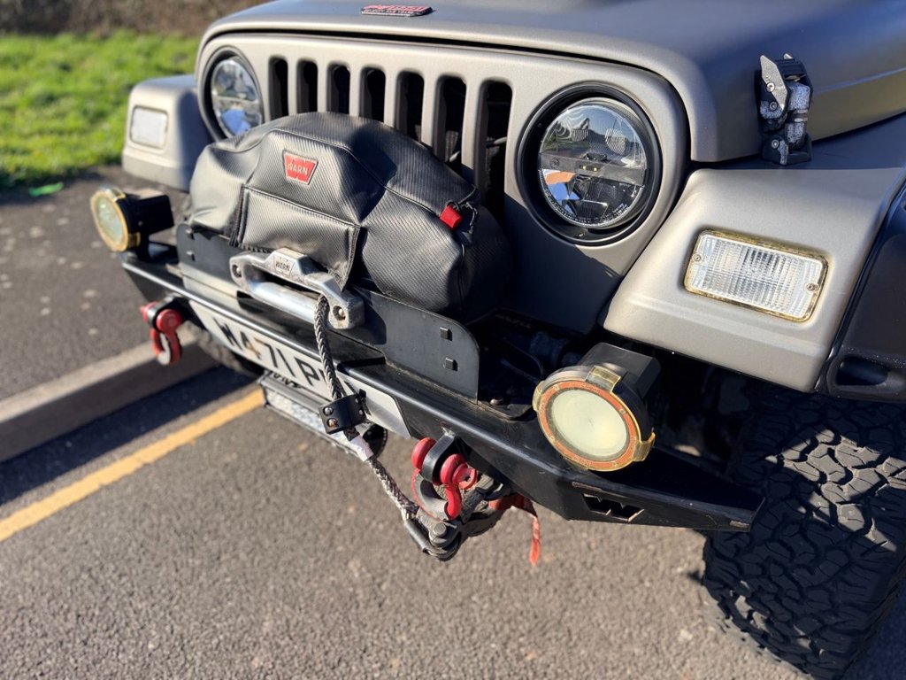USED 2000 W JEEP WRANGLER 4.0 Sport 4x4 // Soft top // Manual (302 g/km, 174 bhp) // px swap 