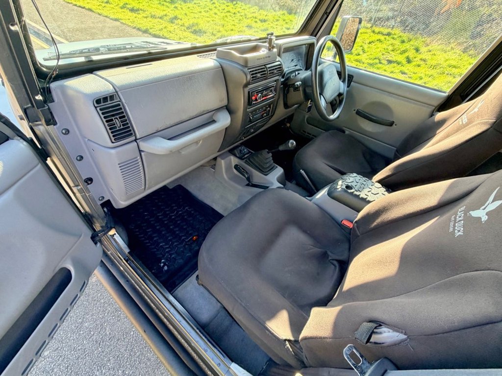 USED 2000 W JEEP WRANGLER 4.0 Sport 4x4 // Soft top // Manual (302 g/km, 174 bhp) // px swap 