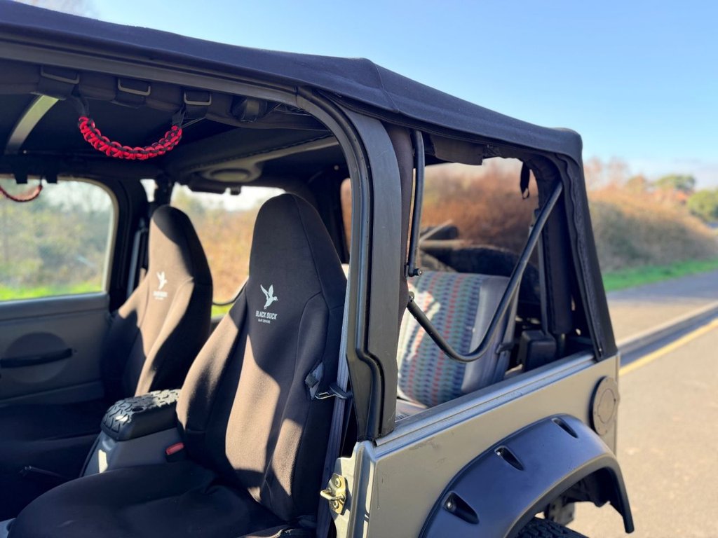 USED 2000 W JEEP WRANGLER 4.0 Sport 4x4 // Soft top // Manual (302 g/km, 174 bhp) // px swap 