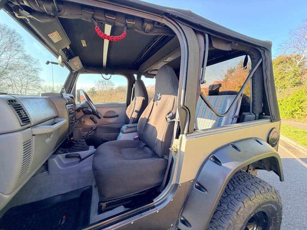 USED 2000 W JEEP WRANGLER 4.0 Sport 4x4 // Soft top // Manual (302 g/km, 174 bhp) // px swap 