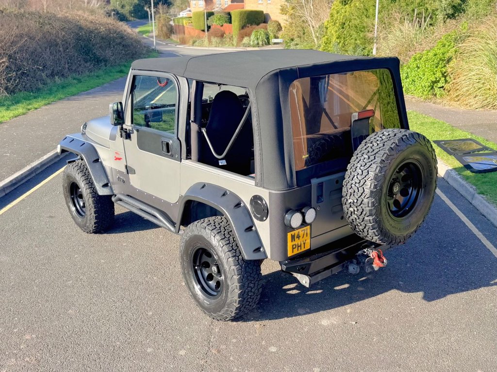 USED 2000 W JEEP WRANGLER 4.0 Sport 4x4 // Soft top // Manual (302 g/km, 174 bhp) // px swap 