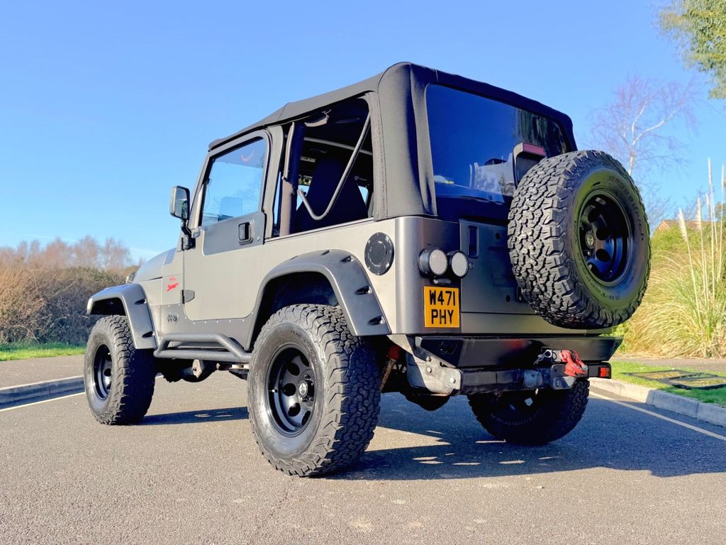 USED 2000 W JEEP WRANGLER 4.0 Sport 4x4 // Soft top // Manual (302 g/km, 174 bhp) // px swap 