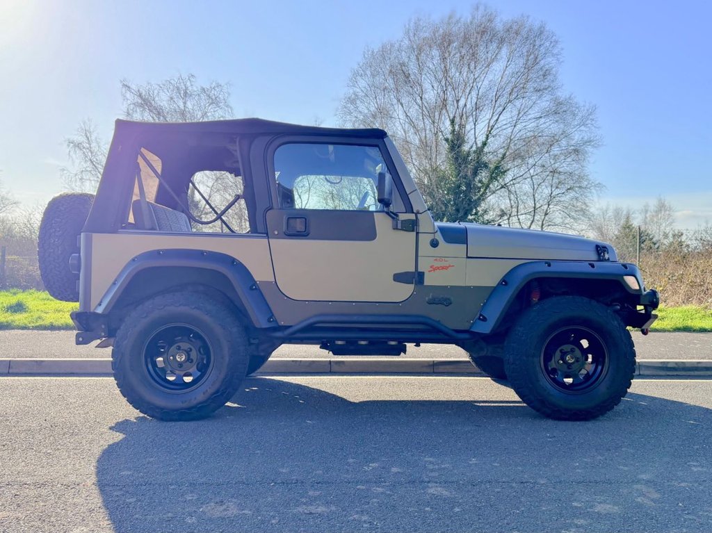 USED 2000 W JEEP WRANGLER 4.0 Sport 4x4 // Soft top // Manual (302 g/km, 174 bhp) // px swap 