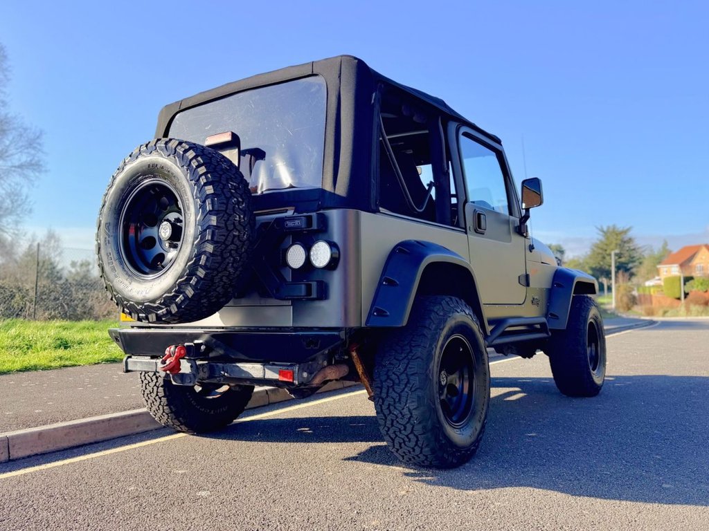 USED 2000 W JEEP WRANGLER 4.0 Sport 4x4 // Soft top // Manual (302 g/km, 174 bhp) // px swap 