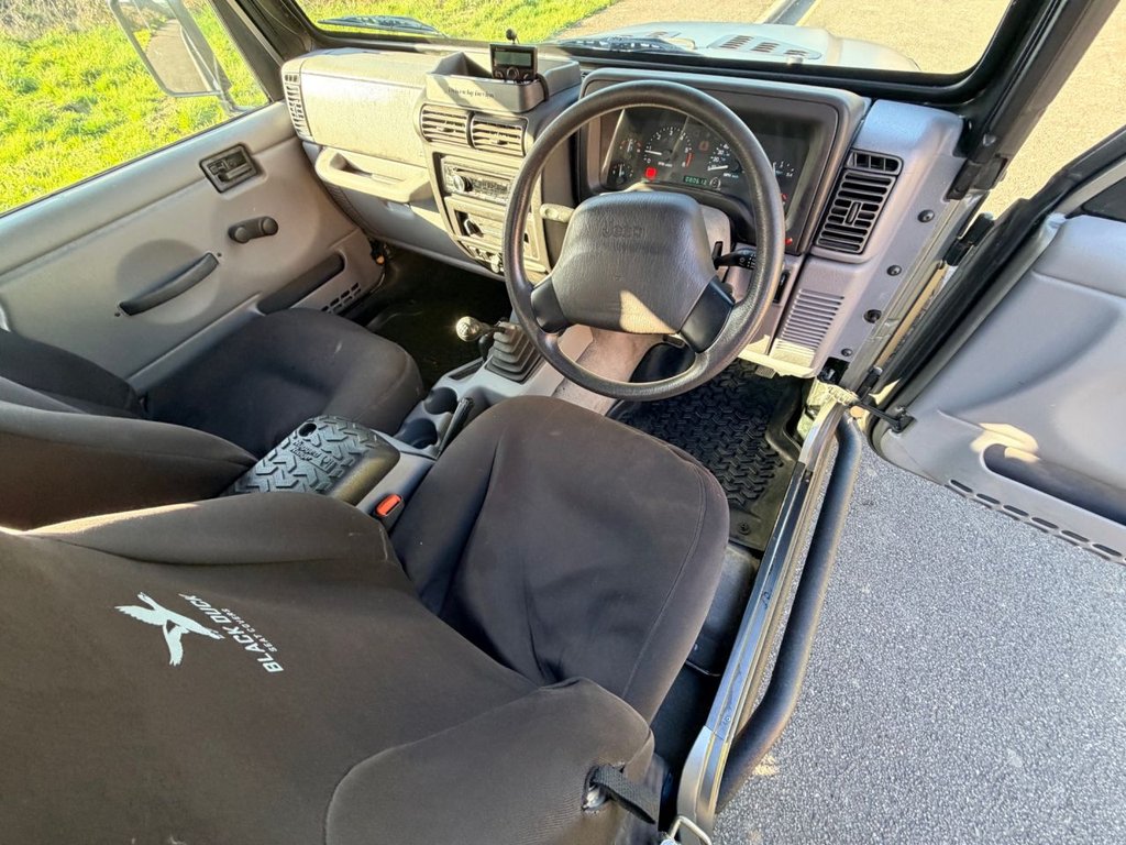 USED 2000 W JEEP WRANGLER 4.0 Sport 4x4 // Soft top // Manual (302 g/km, 174 bhp) // px swap 