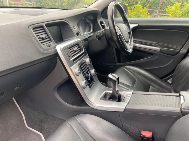 2017 VOLVO V60 2.0 D4 SE Lux Nav Estate 5dr Diesel Manual Euro 6 (s/s) (190 ps) - Photo 12