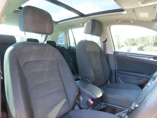 2017 VOLKSWAGEN TIGUAN - Photo 8