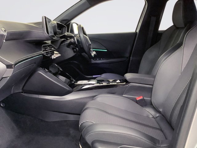 2023 Peugeot 2008 1.2L Gt 5dr - Photo 12