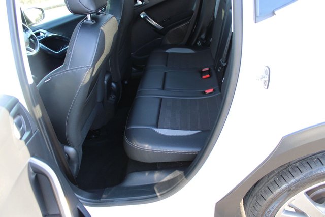 2017 PEUGEOT 2008 2017 1.2 PureTech Allure 2017,Glass Roof,Bluetooth,DAB,Cruise,64mpg,F.S.H,Ulez Compliant - Photo 8