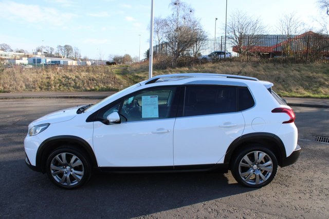 2017 PEUGEOT 2008 2017 1.2 PureTech Allure 2017,Glass Roof,Bluetooth,DAB,Cruise,64mpg,F.S.H,Ulez Compliant - Photo 2