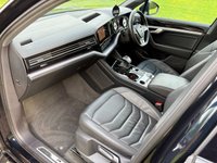 USED 2019 68 VOLKSWAGEN TOUAREG 3.0 TDI V6 R-Line SUV 5dr Diesel Tiptronic 4Motion Euro 6 (s/s) (231 ps) 