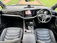 USED 2019 68 VOLKSWAGEN TOUAREG 3.0 TDI V6 R-Line SUV 5dr Diesel Tiptronic 4Motion Euro 6 (s/s) (231 ps) 