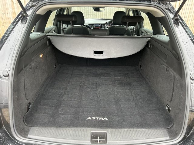 2019 VAUXHALL ASTRA - Photo 9