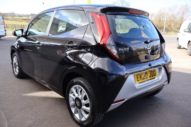 2020 Toyota Aygo 1L X-Play 5dr - Photo 11
